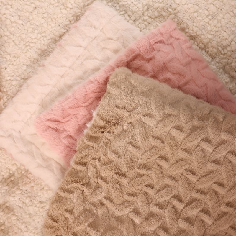 Embossed Blanket - Beige&white