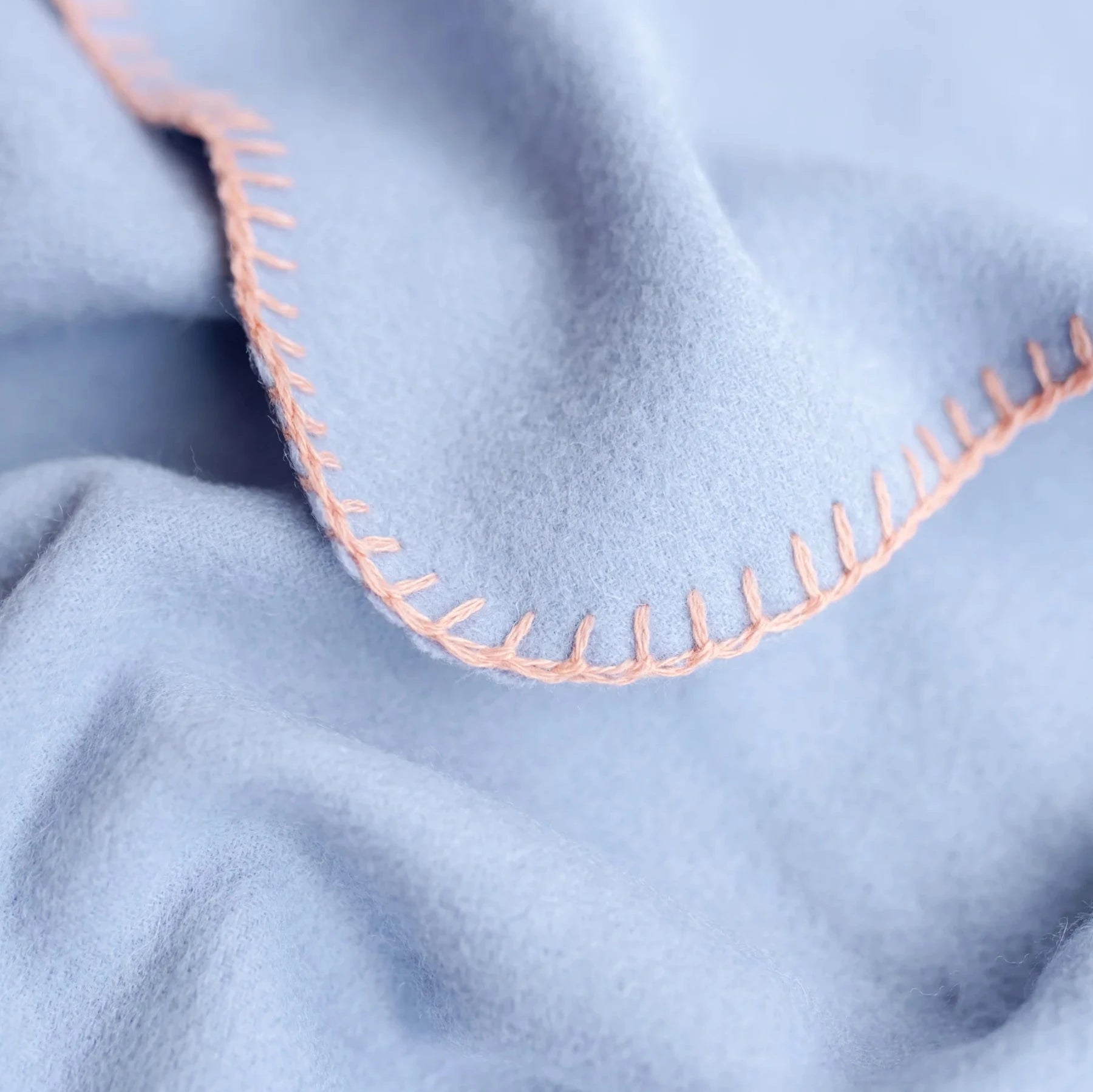 Lambswool Blanket - Lilac Scallop