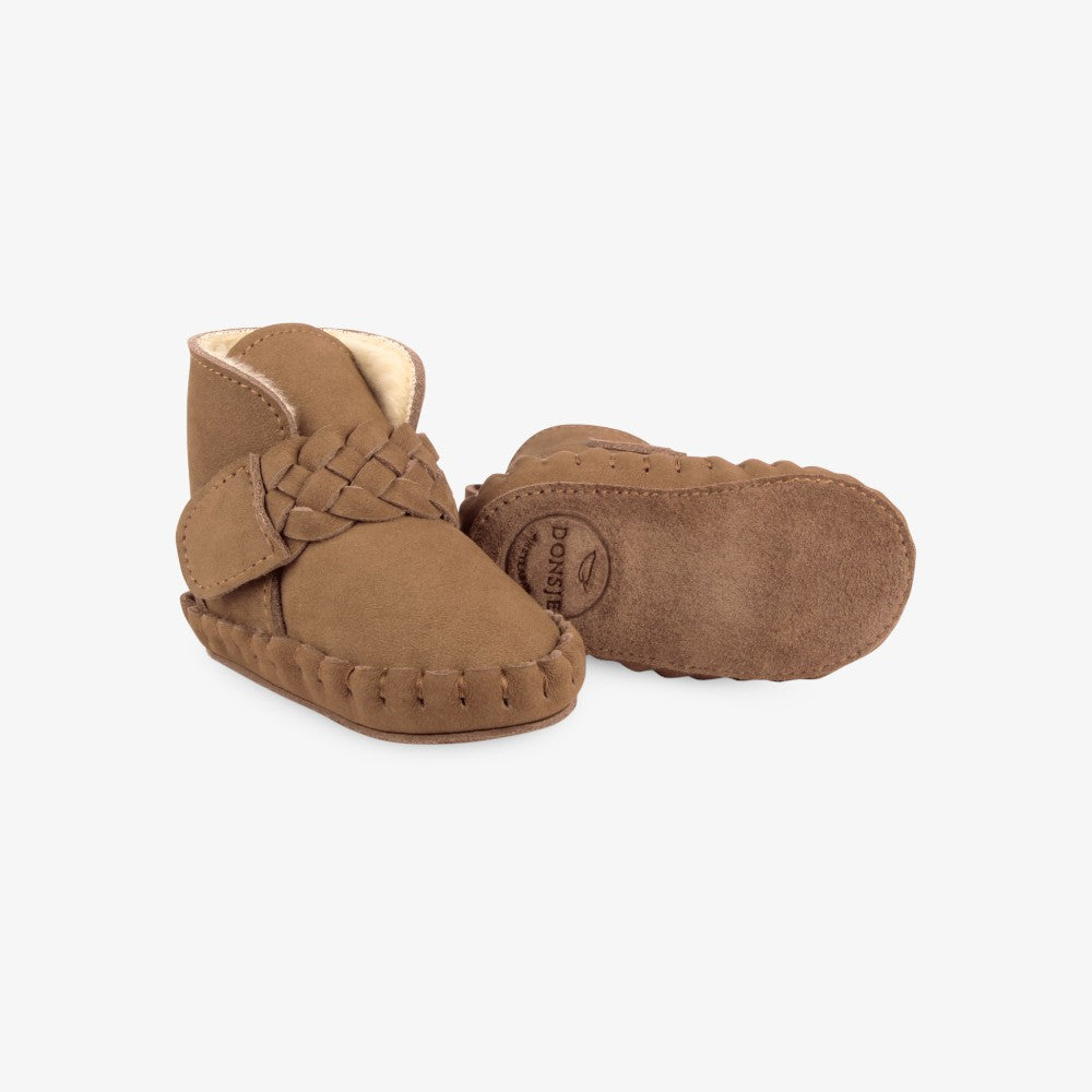 Donsje brand offers new baby boots with tags (24-30m)