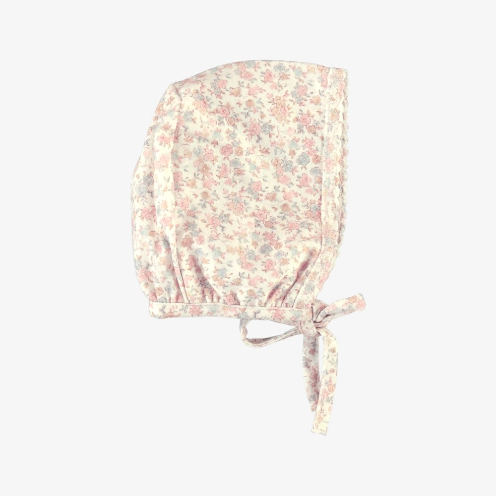 Iris Bonnet - Blooms