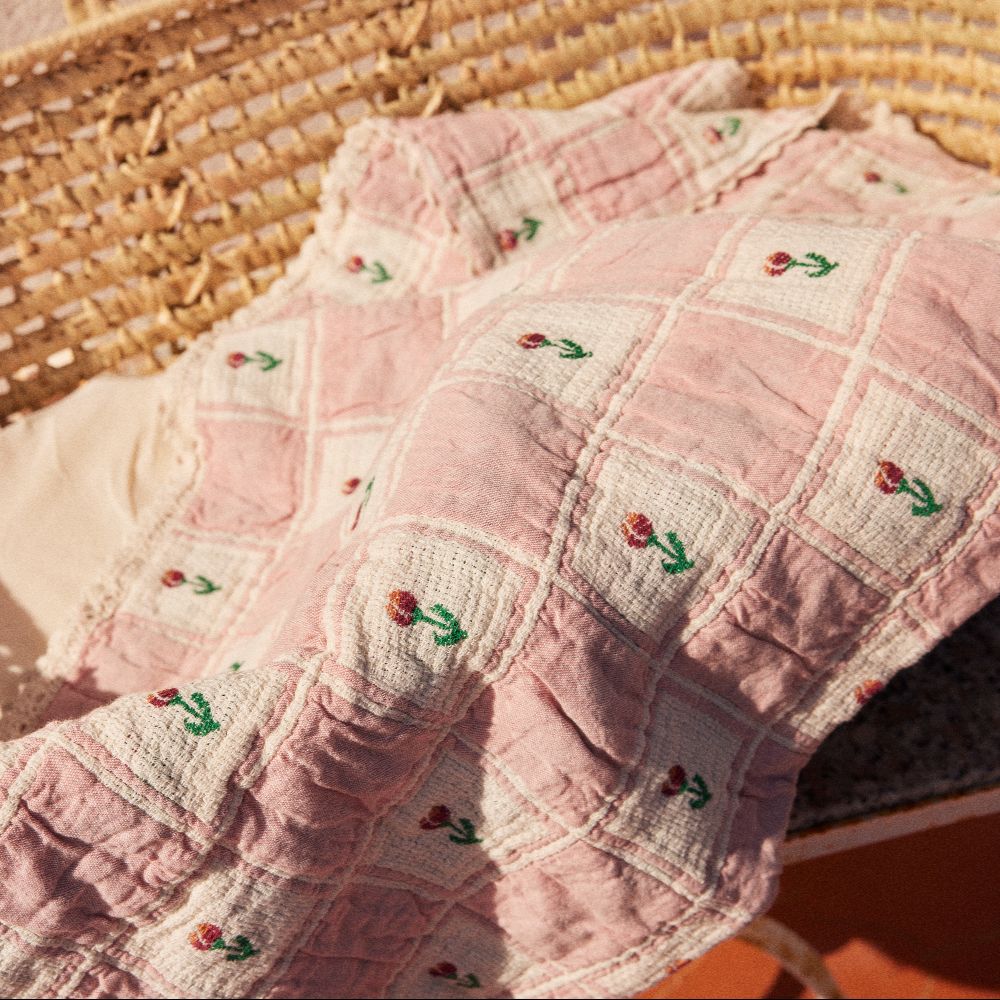 Belle Blanket - Mauve Tulip