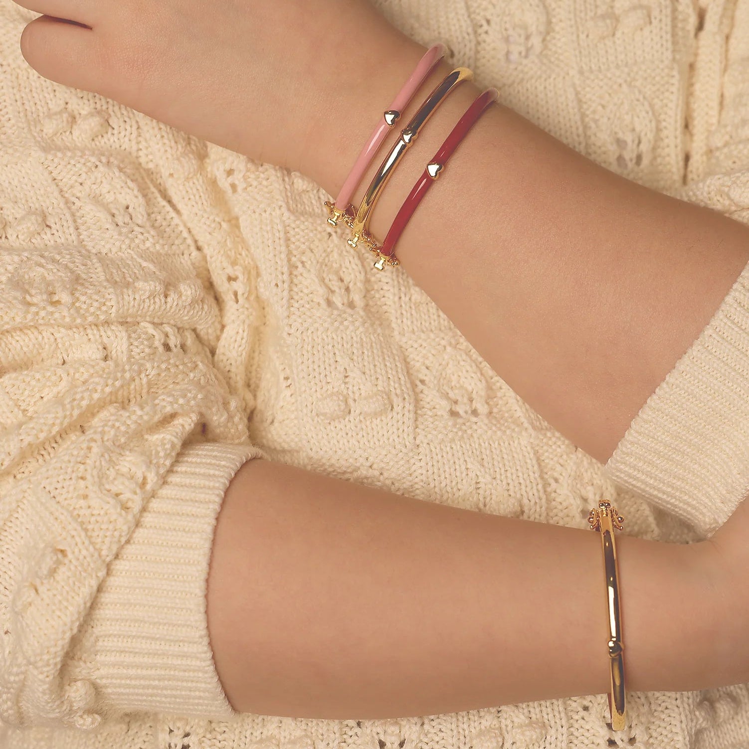 Gold Bangle With Bow - Gold