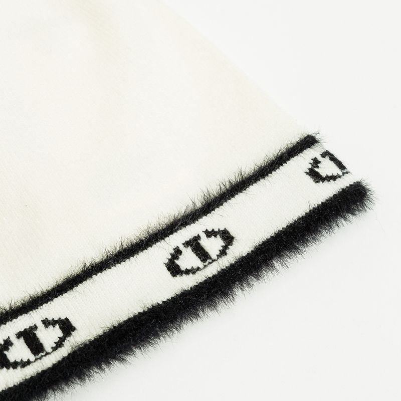 Oval T Hat - White/black