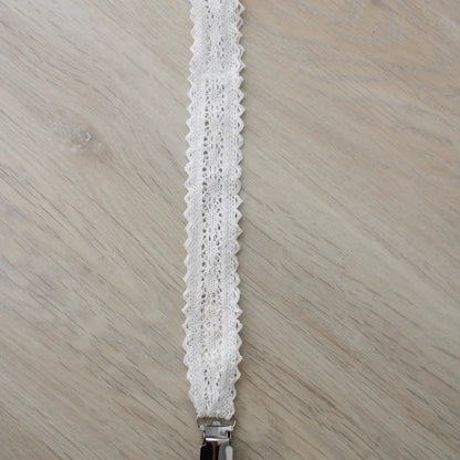 Scallop Paci Clip - White