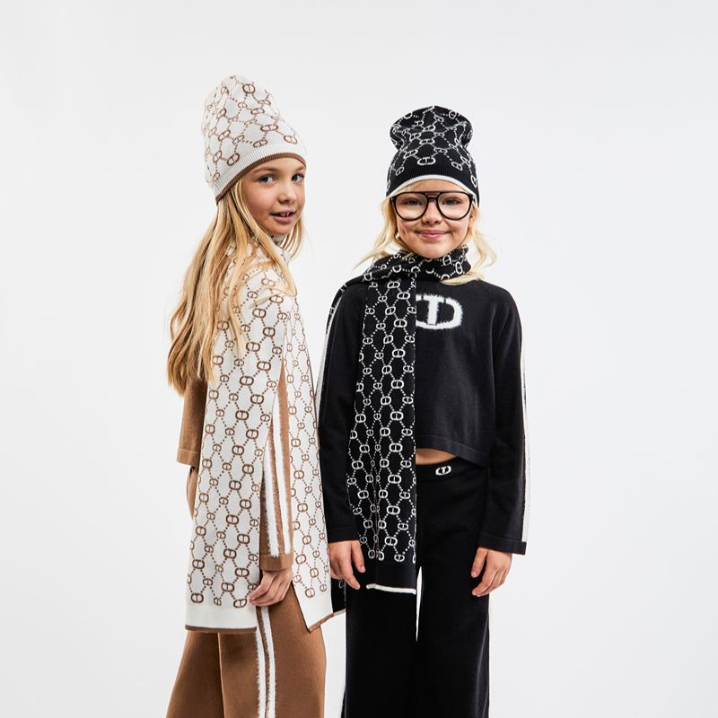 Knit Logo Scarf - Black/off White