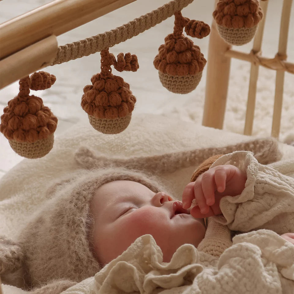 Acorn Pram Chain - Caramel