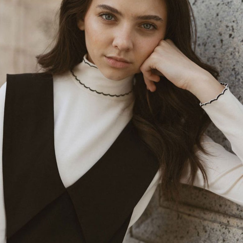 Scallop Turtleneck - Cream