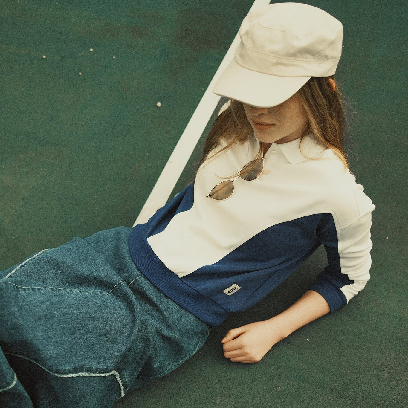 Collar Sweatshirt - White &amp; Blue