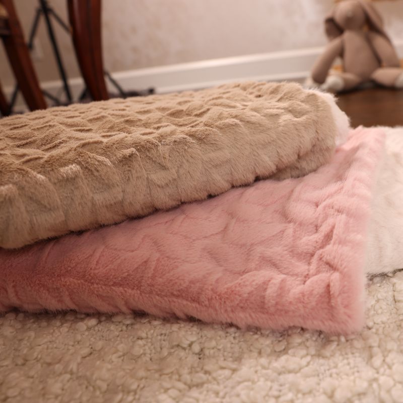 Embossed Blanket - Pink&amp;white