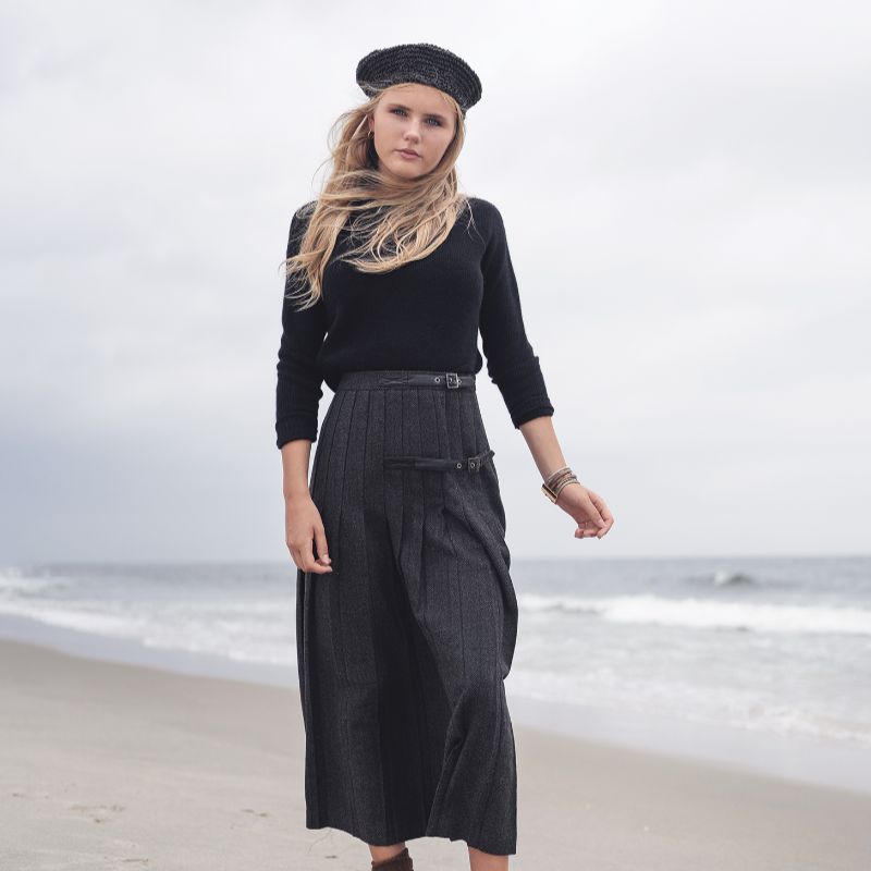 Ribbed Mock Neck Sweater - Black