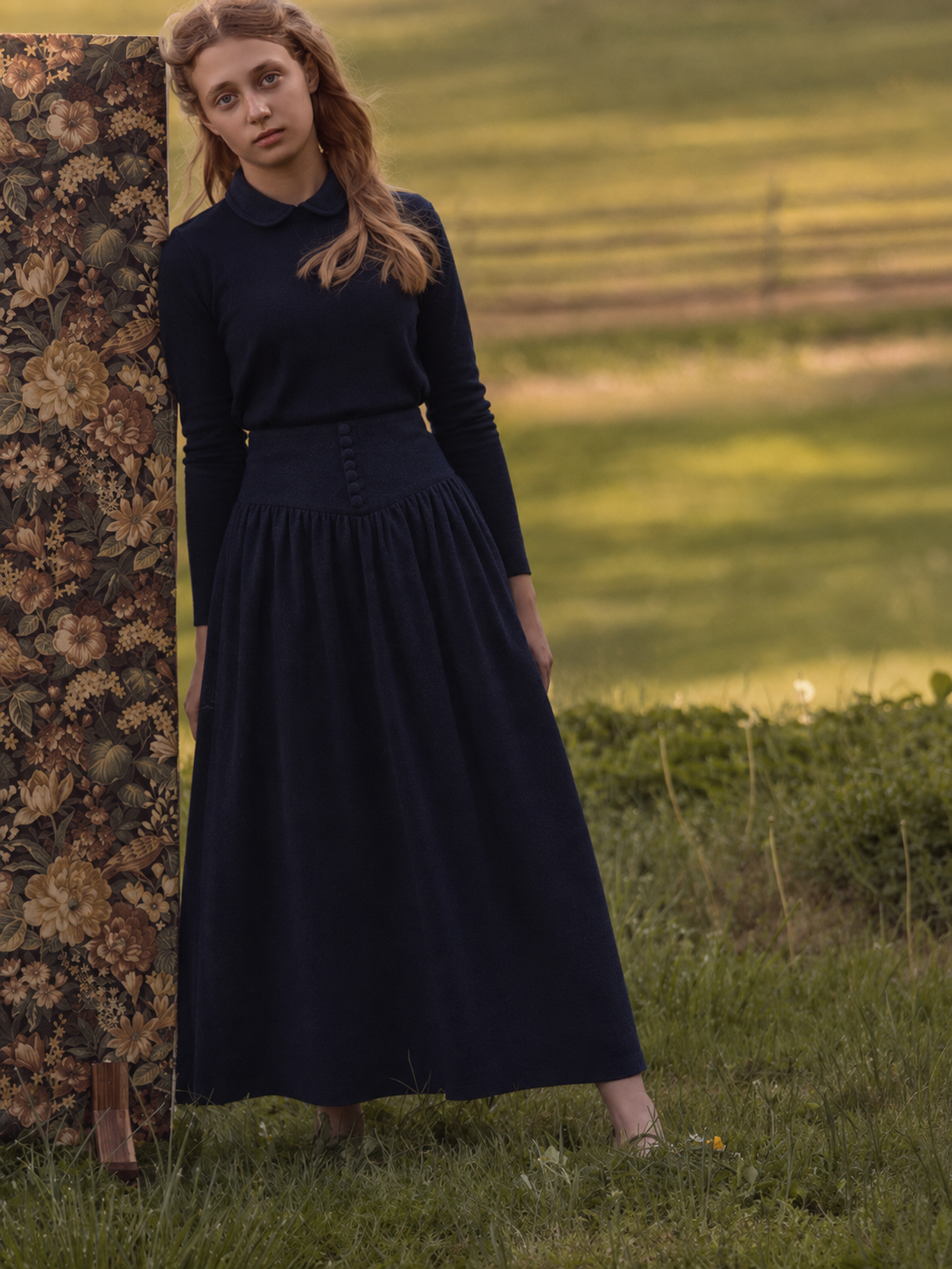 Sweater And Wool Button Skirt - Navy
