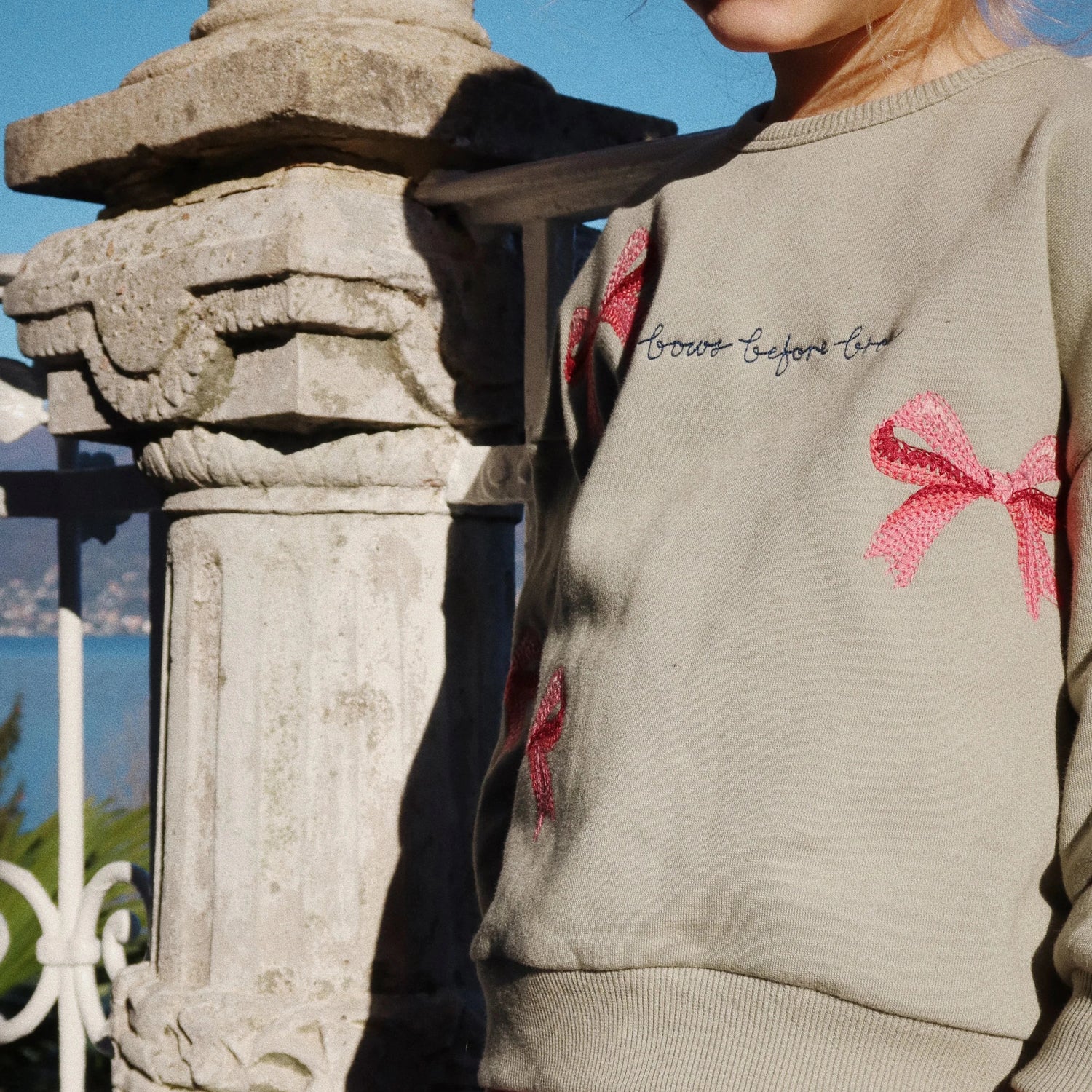 Lou Bow Sweatshirt - Tea