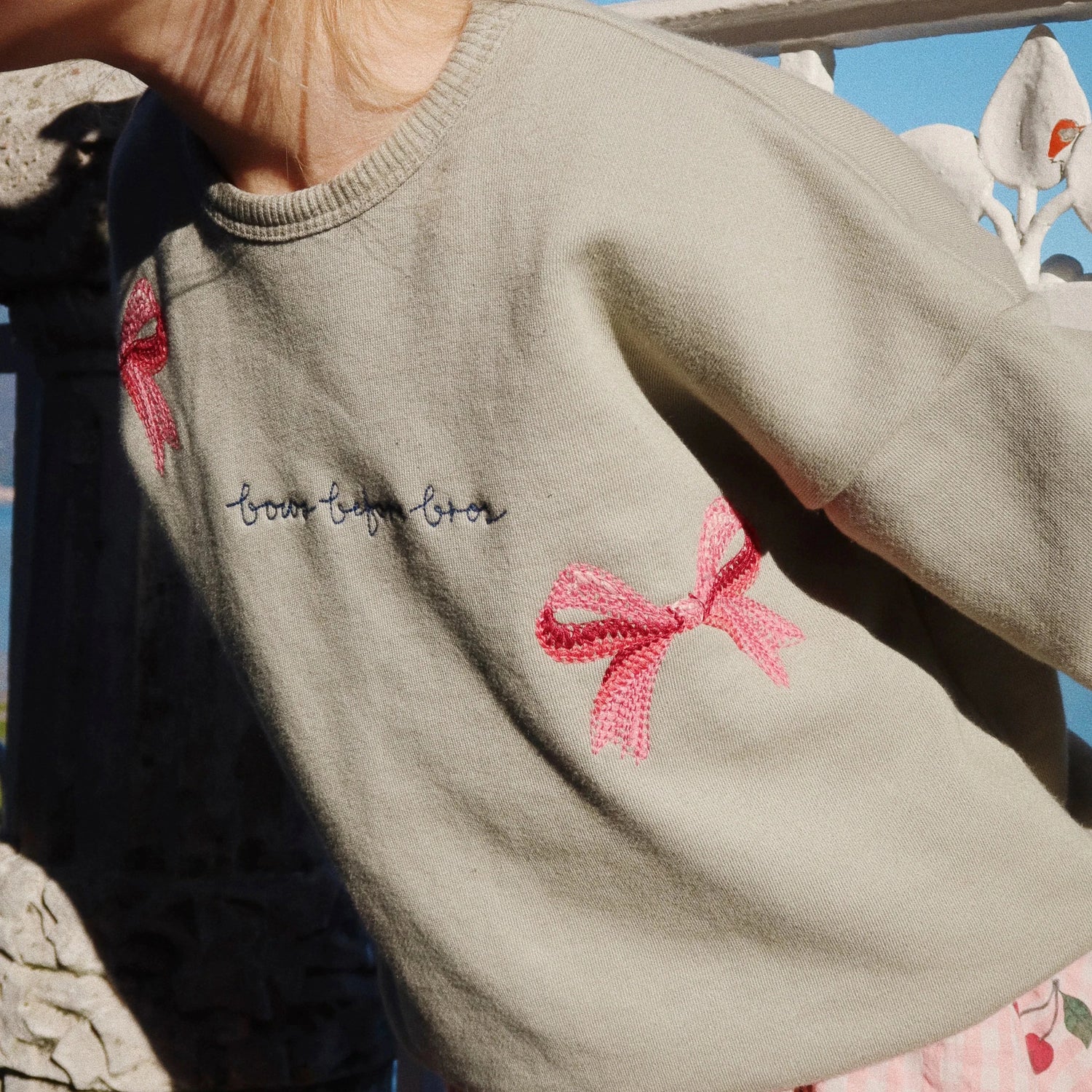 Lou Bow Sweatshirt - Tea