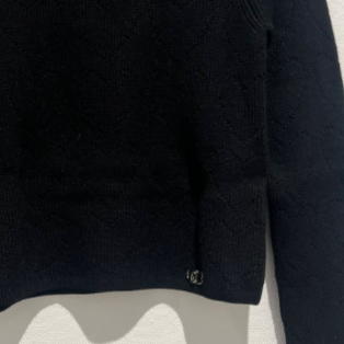Heart Sweater - Black