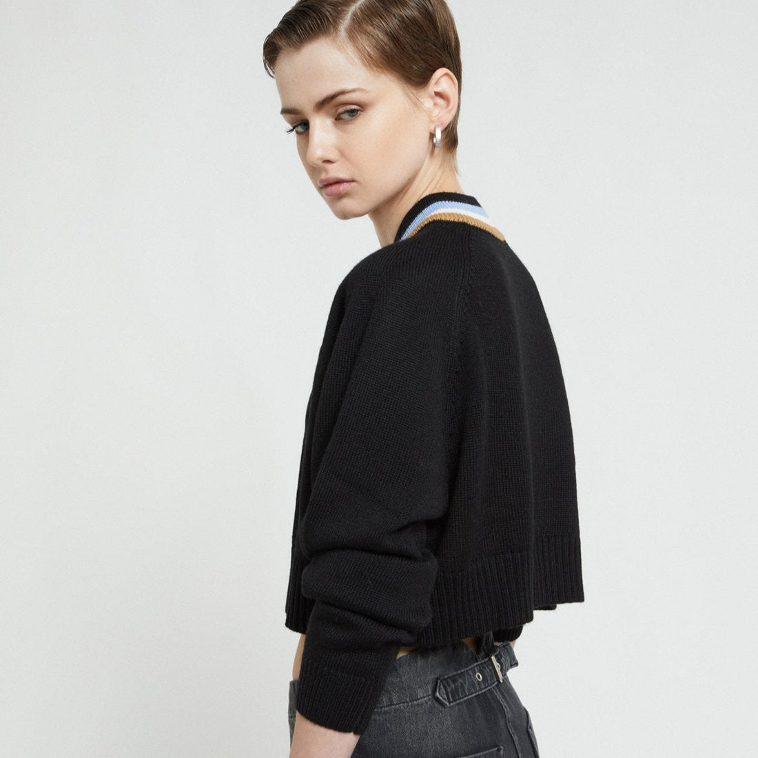 V Trim Sweater - Black