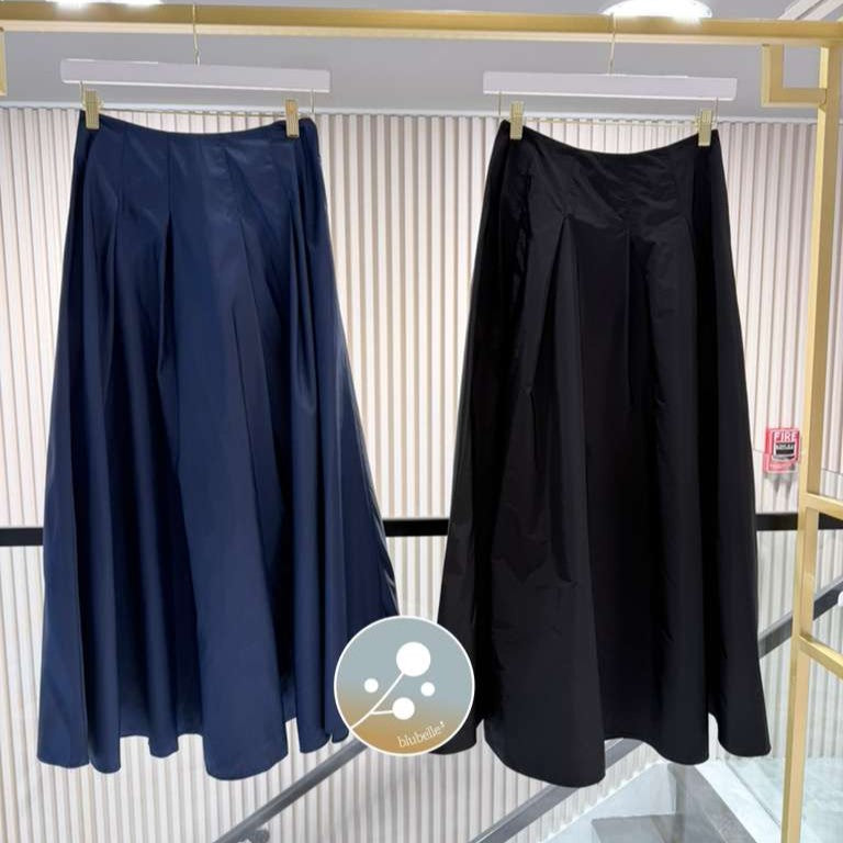 Flared Pleat Tafetta Skirt - Black