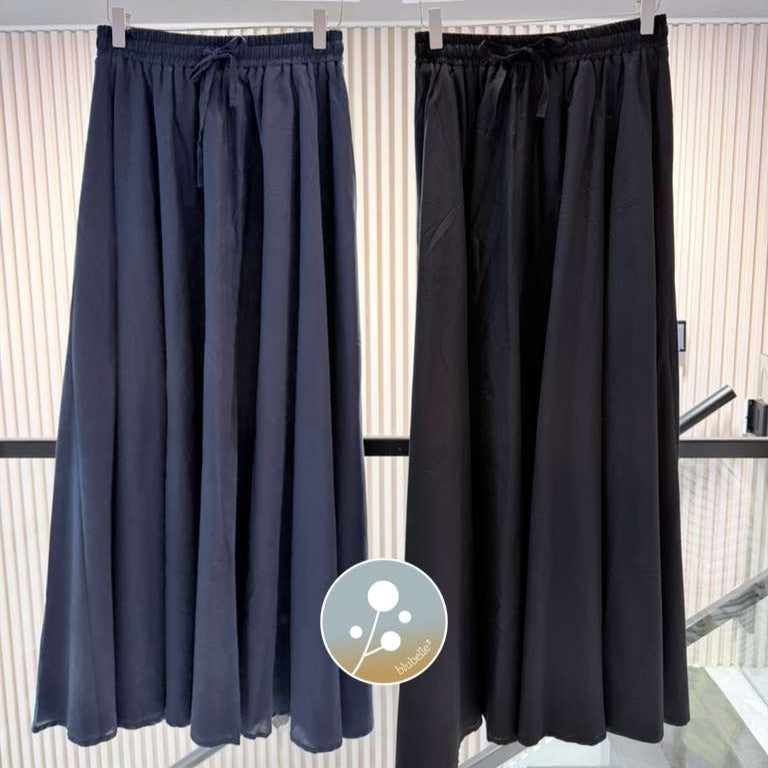 Circle Skirt - Black
