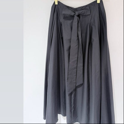 Pleat Skirt With Bow - Black